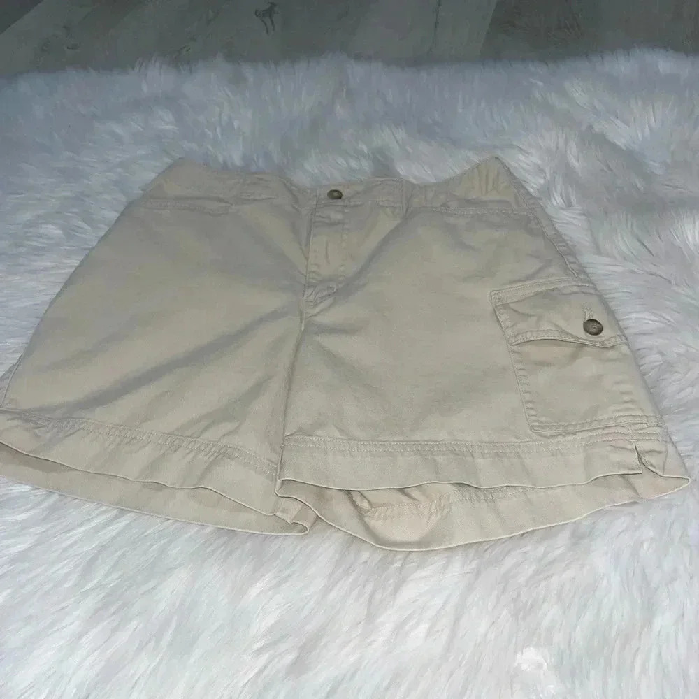 Dress barn light khaki shorts sz 4